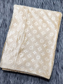 خرید پتو مسافرتی LV | پتو سفری لوکس طرح Louis Vuitton با بهترین کیفیت