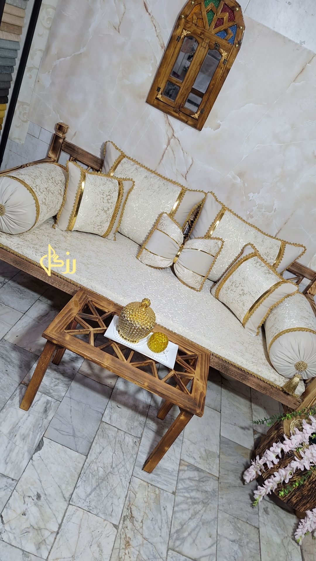 شاه‌نشین سلطنتی با پارچه خارجی مخمل طرح ماربل